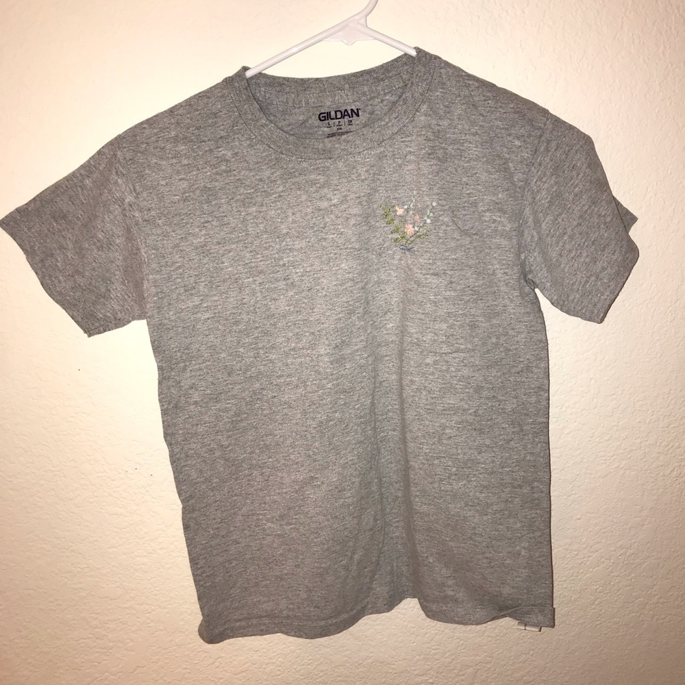 Hand-stitched flower embroidery shirt